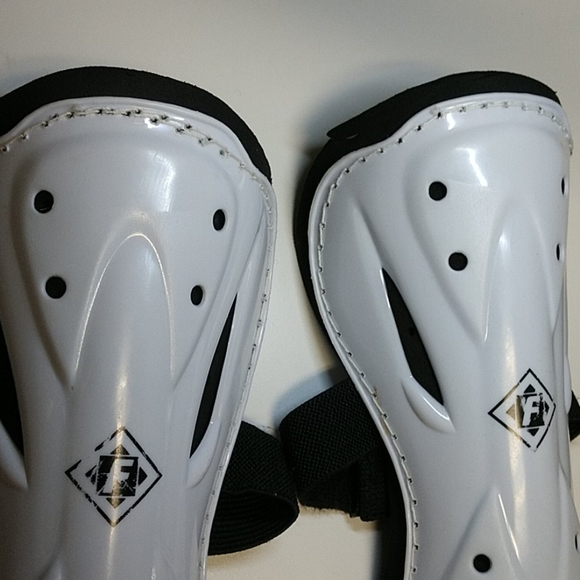 Franklin Shin guards - Picture 2 of 4